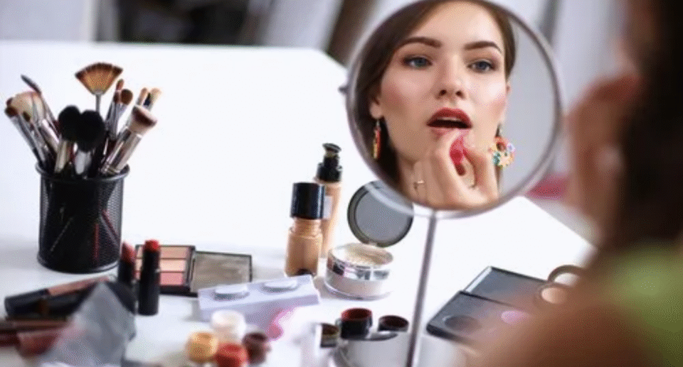 Secrets of the Pros: What You’ll Really Learn in a Makeup Class
