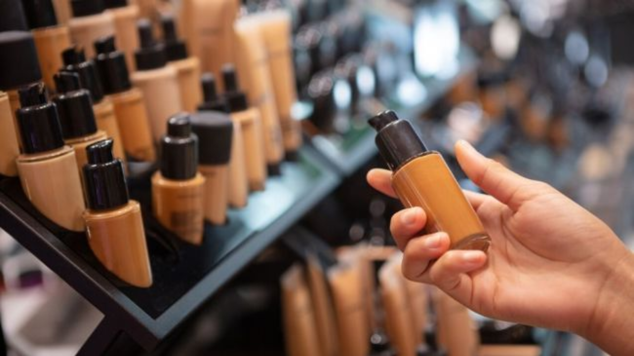 The Best Foundation for Mature Skin: What Really Works After 50