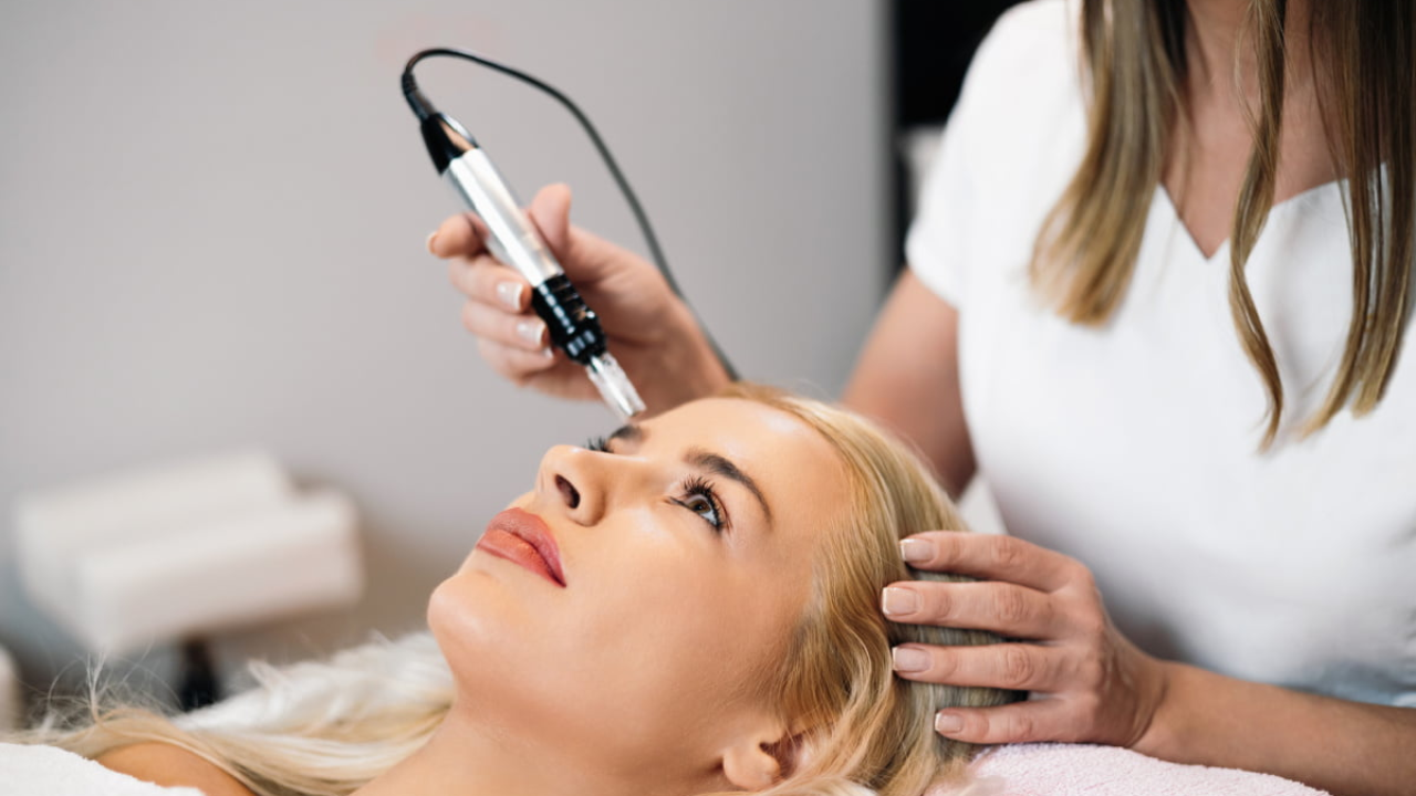 Does Microneedling Tighten Skin? Here’s What Experts Are Talking About