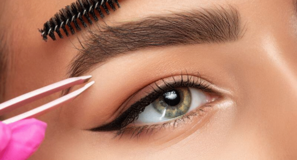 Shaping Filling and Defining Your Eyebrows